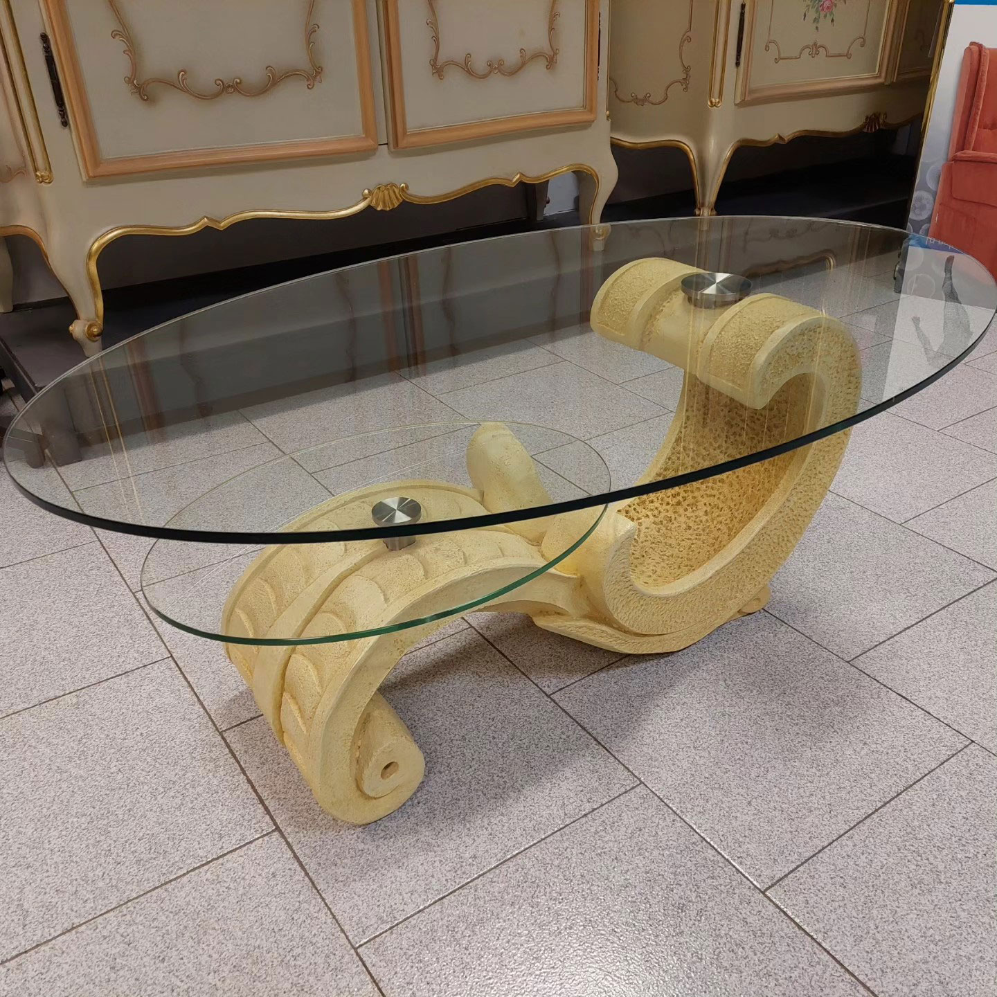 Tavolino da soggiorno in stile classico