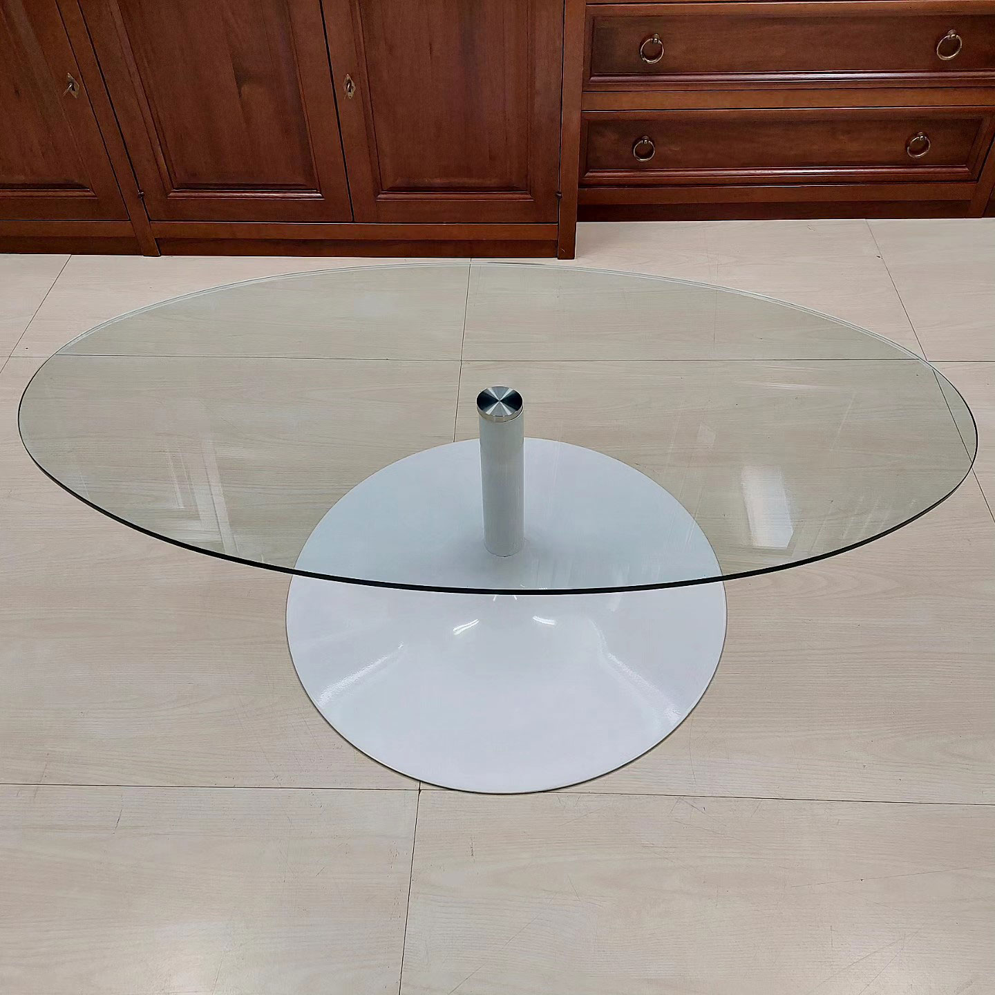 Tavolino da salotto ovale in vetro e metallo
